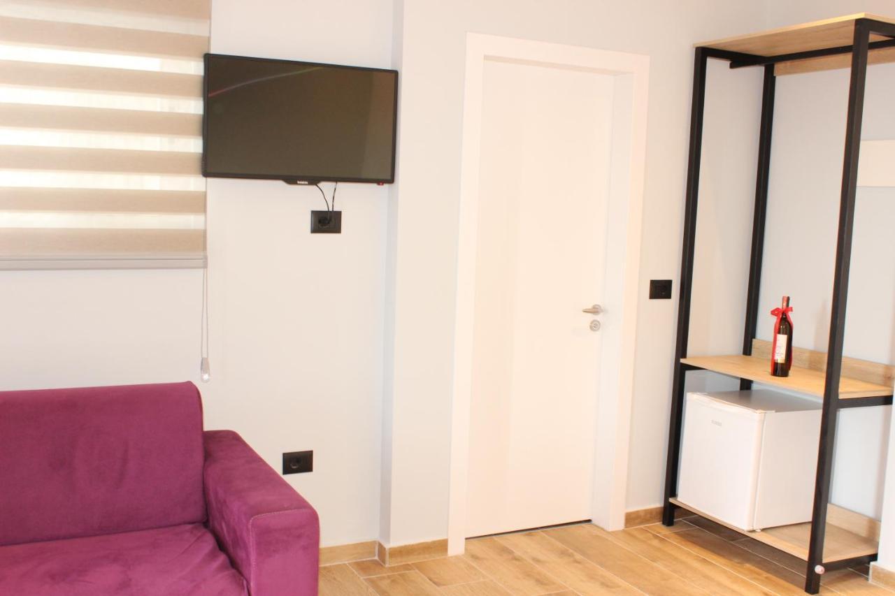 Bebi Hotel And Apartments Sarandë Exterior foto