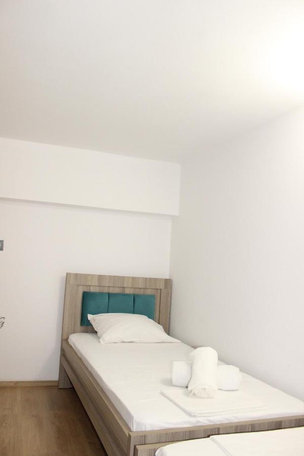 Bebi Hotel And Apartments Sarandë Exterior foto