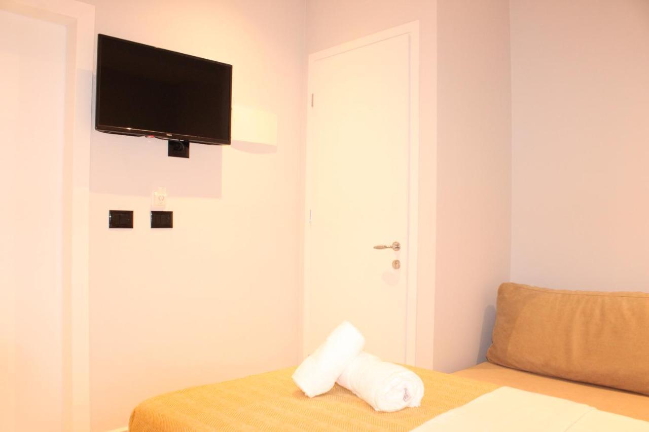 Bebi Hotel And Apartments Sarandë Exterior foto