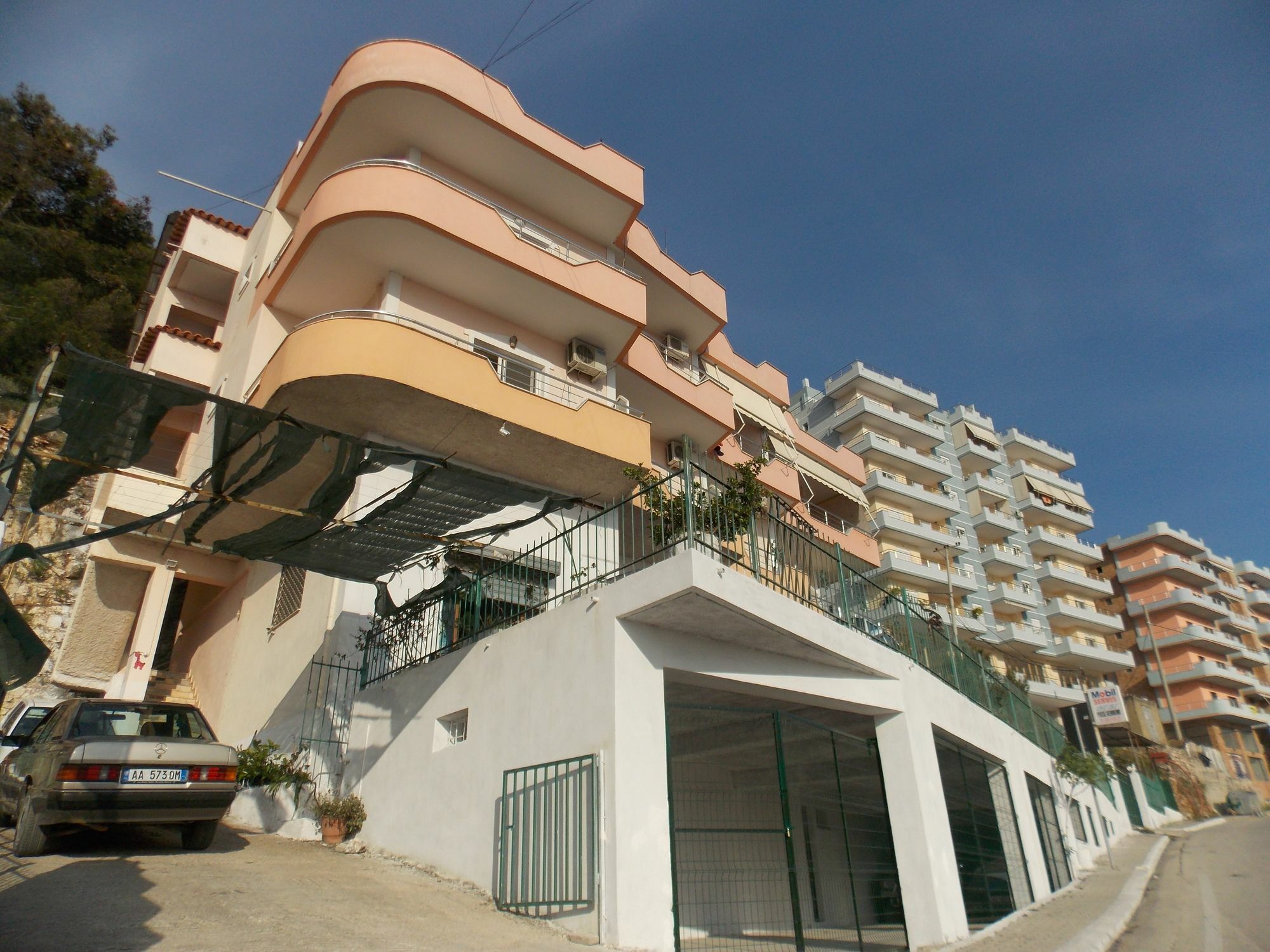 Bebi Hotel And Apartments Sarandë Exterior foto
